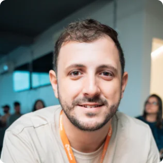Leonardo — Tecnología en Trucksmile
